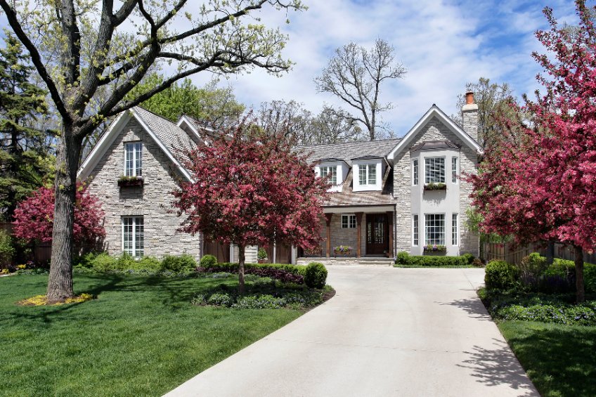 How to Make an Asphalt Driveway Look Great