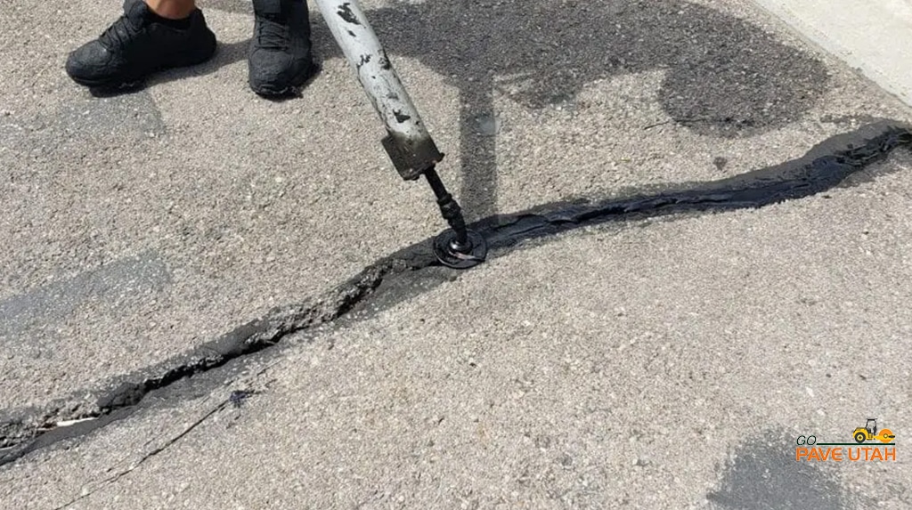 Asphalt Crack Sealing in Murray Utah