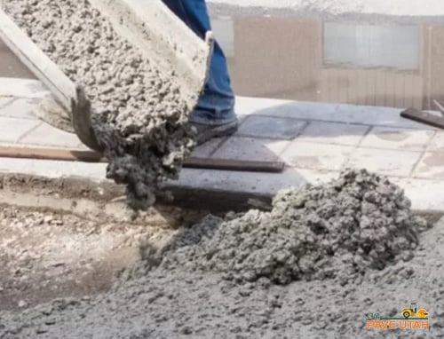 Commercial-Concrete-Pouring